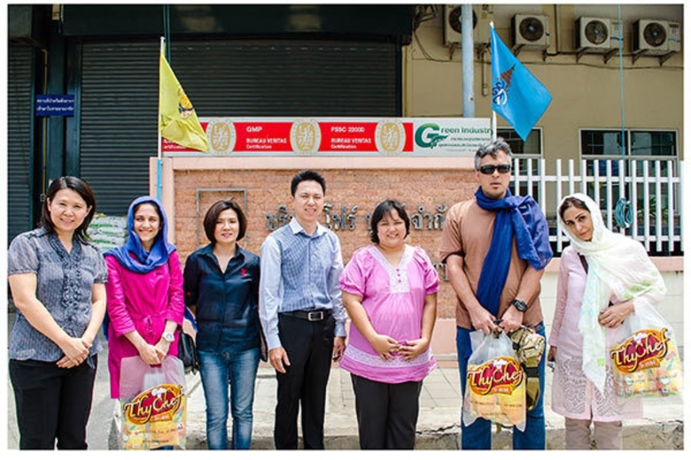 นายสมเจตน์ ปัญจวัฒนางกูร (กลาง) กรรมการผู...