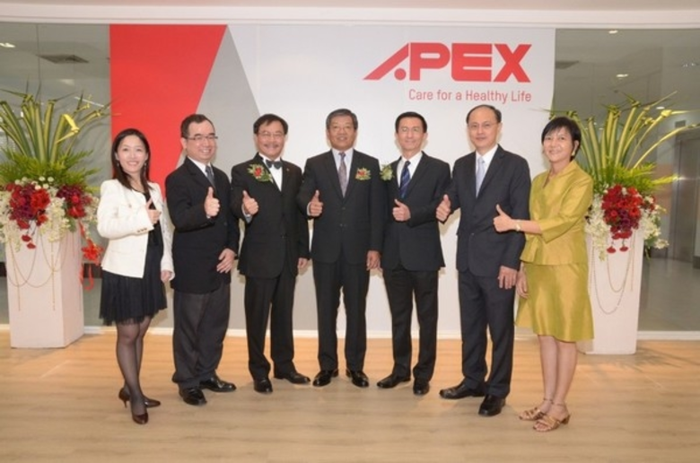 ฯพณฯ มร. เชี่ยะ อู เฉา (ที่สี่จากซ้าย) เอ...