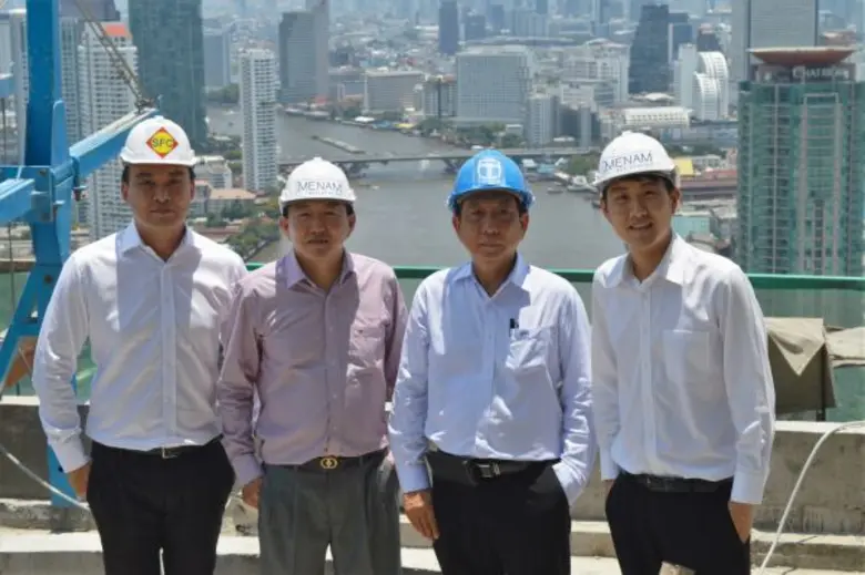 นายเดชา ตั้งสิน (ที่ 2 จากซ้าย) ประธานเจ้...