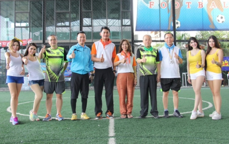 คุณไชยณรงค์ จันทร์พลังศรี (ที่ 7 จากซ้าย)...