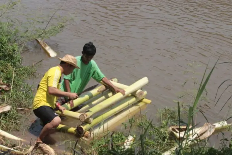 ประเพณีลอยเรือสำเภา...พลังความเชื่อ ความศรัทธา สะท้อนความรัก ความสามัคคี  ของชาวไทยและชาวไทยเชื้อสายจีนไหหลำ ณ หมู่บ้านวังส้มซ่า