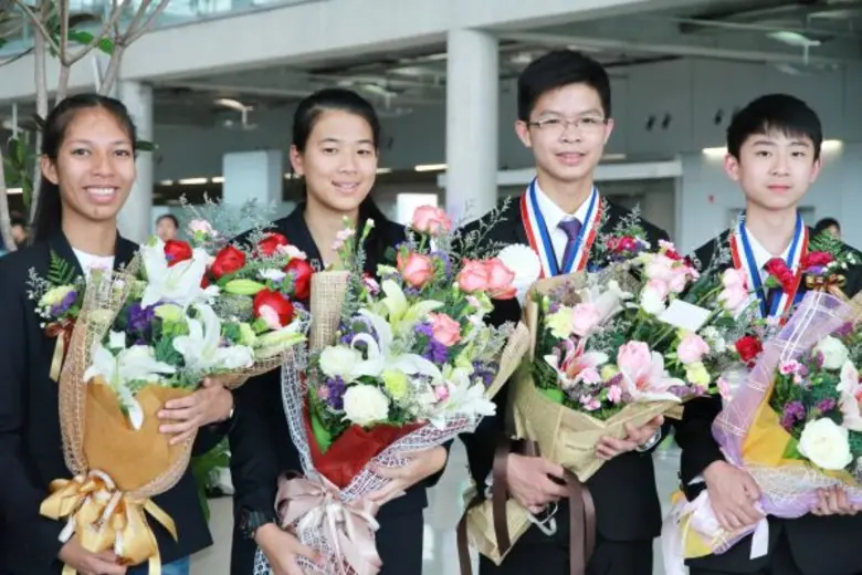 เด็กไทยคว้ารางวัลเวทีอินเทล ไอเซฟ มหกรรมประกวดโครงงานวิทยาศาสตร์และวิศวกรรมระดับโลก 2016