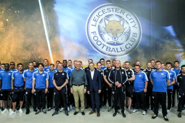 เมื่อเร็วๆนี้ มร.มาร์ค เบกาสาท (กลาง) ผู้...