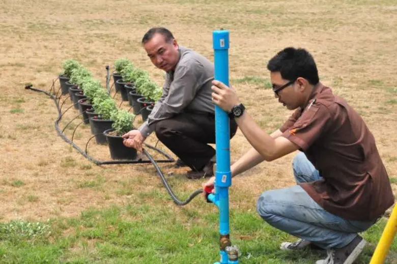 วิศวเกษตร มทร.ธัญบุรี ออกแบบและสร้างเครื่องตะบันน้ำ ประหยัดพลังงานไฟฟ้าและน้ำมัน