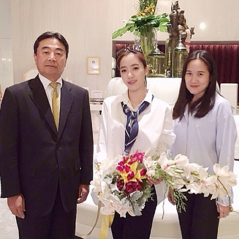 แซมมี่ ซาซากิ ผู้จัดการทั่วไปโรงแรมฯ พร้อ...