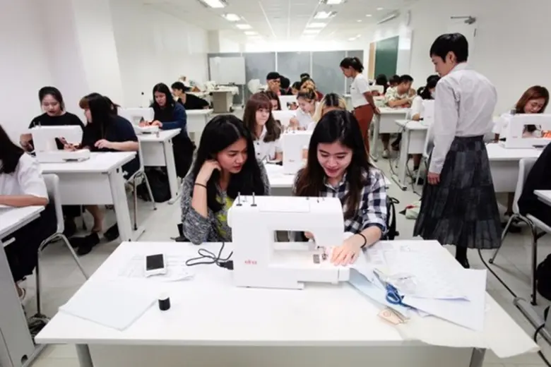 “สหกรุ๊ป แบงค็อก ยัง ดีไซเนอร์ อวอร์ด 2016” จัดคอร์สปรับพื้นฐาน ให้เหล่า ยัง ดีไซเนอร์ ก่อนขึ้นดวลไอเดียแฟชั่นบนเวทีจริง