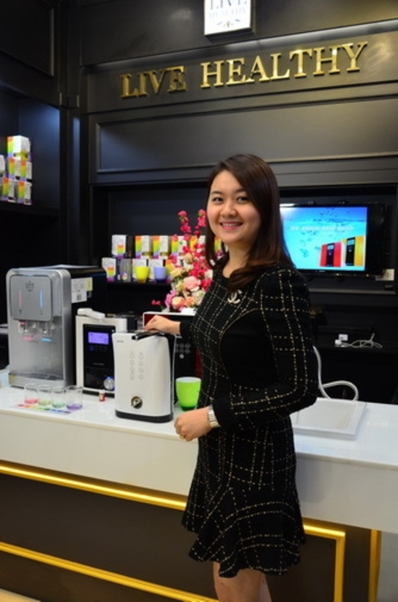 นาง รสิตา โตวรวิรัตน์ รองกรรมการผู้จัดการ...