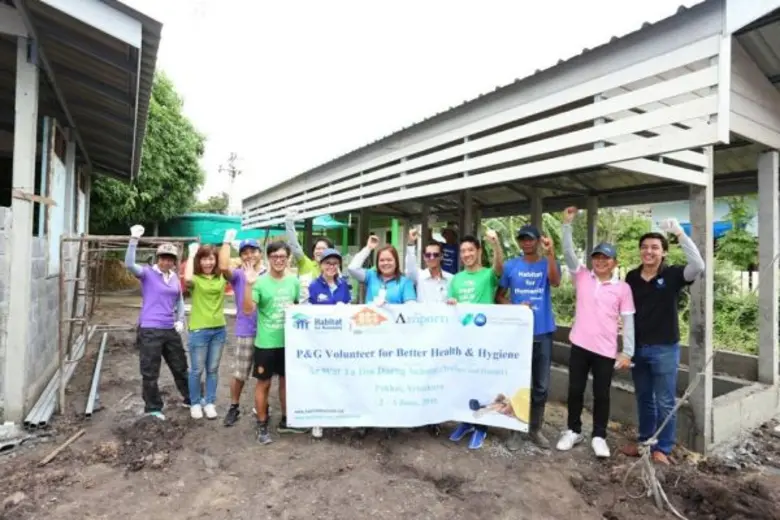 คุณกรรณิการ์ จรัสอุไรสิน เลขาธิการมูลนิธิ...