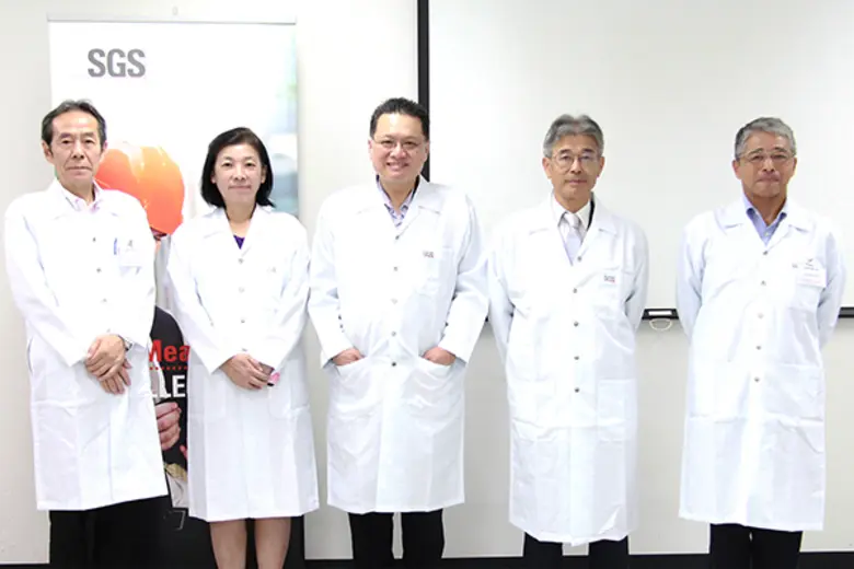 คุณจิโรจ ณ นคร (ที่ 3 จากซ้าย) กรรมการผู้...