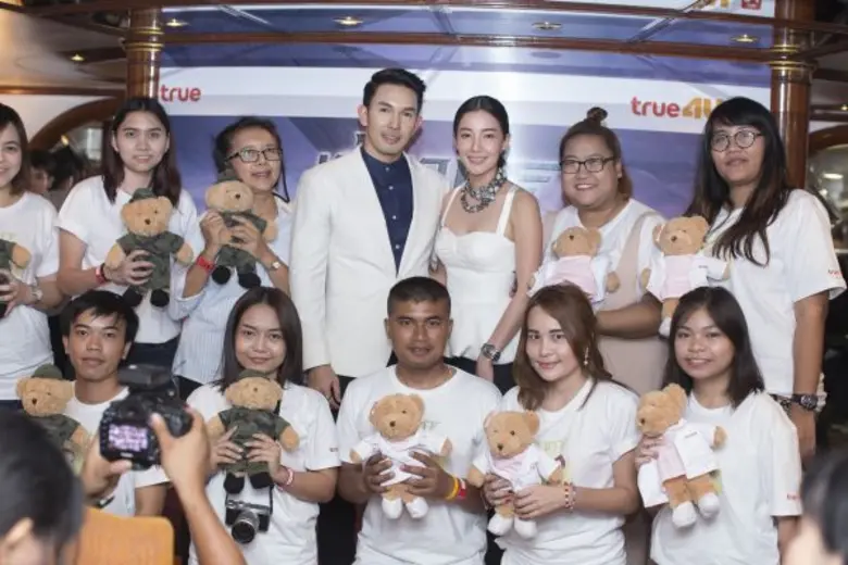 ”ทรูโฟร์ยู” จัดดินเนอร์หรู “เจ้าเวหา ครูซปาร์ตี้” กระทบไหล่ “อั้ม-นุ่น”