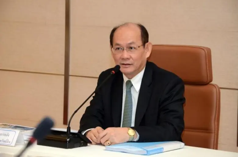 นายจุมพล ริมสาคร รองปลัดกระทรวงการคลัง เป...