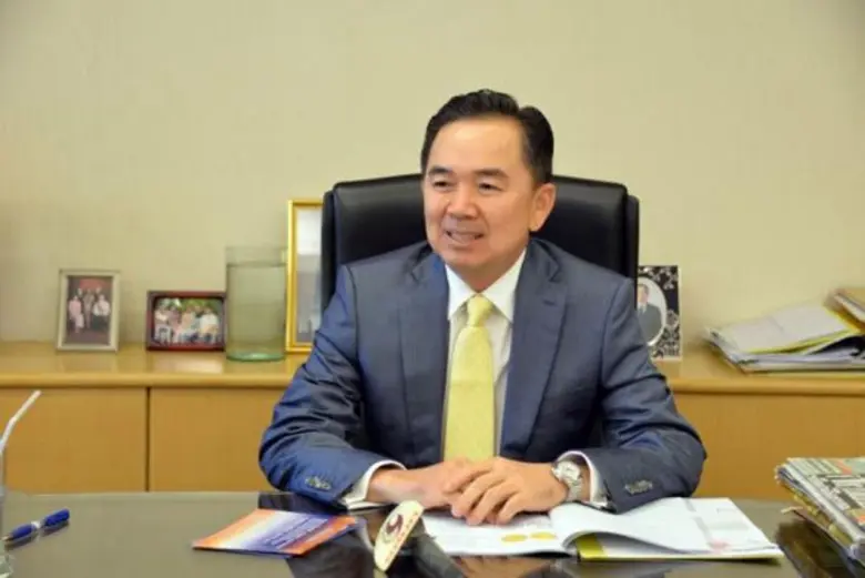 นายจักรกฤศฏิ์ พาราพันธกุล อธิบดีกรมธนารักษ์ ให้สัมภ...