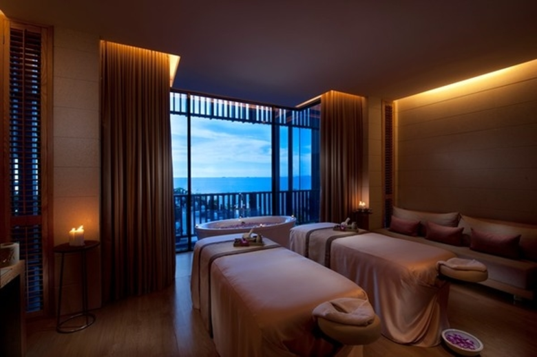 รีแล็กซ์ศรีษะจรดปลายเท้ากับทรีทเมนต์สุดพรีเมี่ยมที่เอโฟเรีย สปา โรงแรมฮิลตัน พัทยา