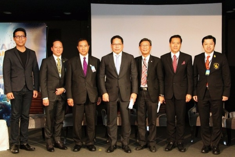 ดร.อุตตม สาวนายน รัฐมนตรีว่าการกระทรวงเทค...