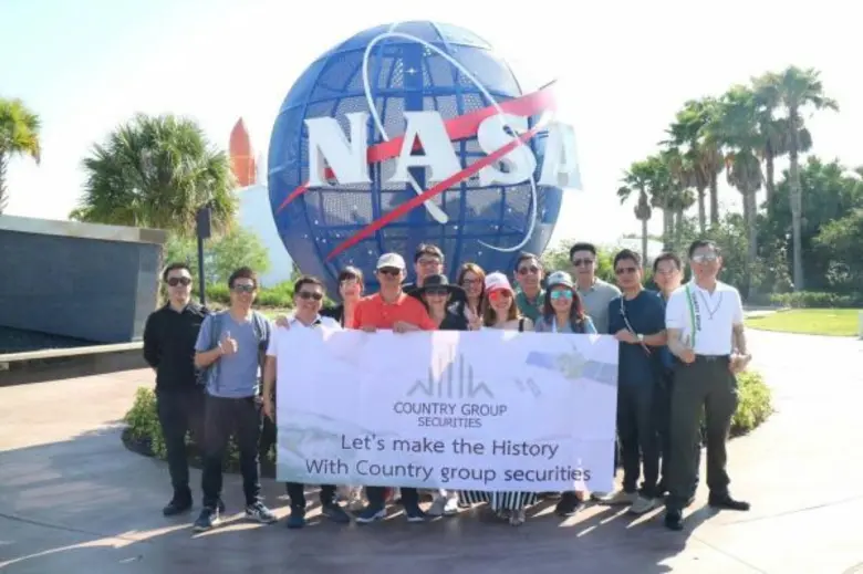 คุณปรีชาวุฒิ ขุมทรัพย์ ผู้ช่วยกรรมการผู้จ...