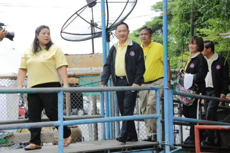 รมว.พม. เปิดศูนย์ปฏิบัติการที่อยู่อาศัยชุมชนริมคลอง พื้นที่ ๕ เขตห้วยขวางและวังทองหลาง พร้อมลงพื้นที่ตรวจเยี่ยมชุมชนริมคลองลาดพร้าวประชาอุทิศ ก่อนจะรื้อย้ายบ้านเรือนในเดือน ก.ค. นี้