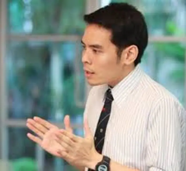 นายแพทย์กฤษดา ศิรามพุช ผู้อำนวยการศูนย์เว...