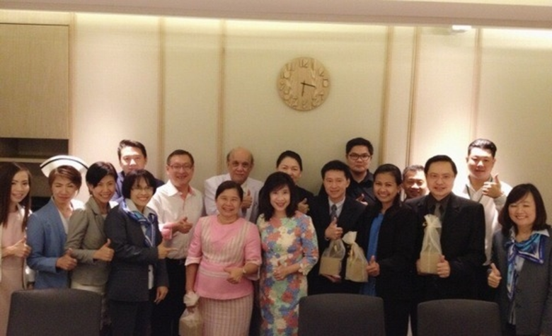 โรงพยาบาลไทยนครินทร์ นำโดย ศ.คลินิกเกียรต...