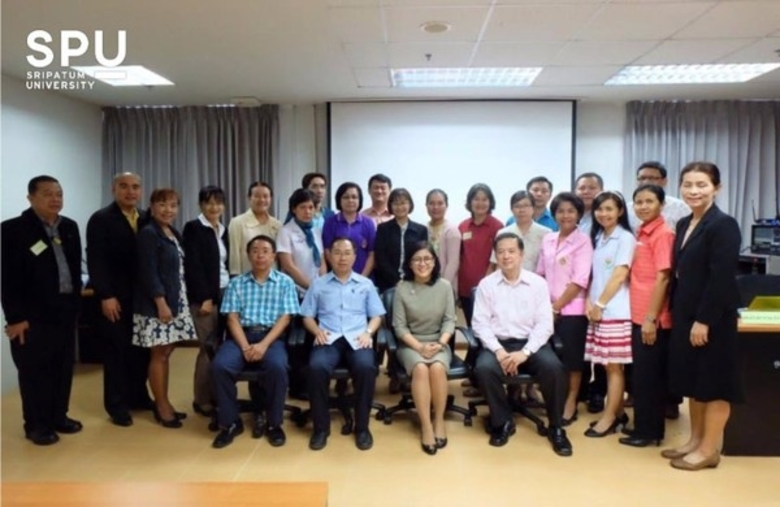 ผศ.ดร.พรวรรณ นันทแพศย์ รองคณบดีคณะบริหารธ...