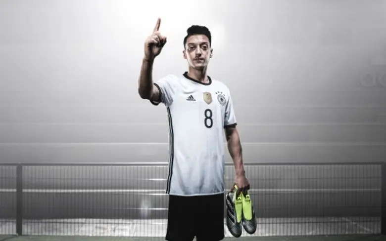 อาดิดาสเปิดตัวคอลเลคชั่นรองเท้าฟุตบอลเสริมโครเมี่ยม “เมอร์คิวรี แพ็ค”  เพื่อนักเตะแข้งทองได้ครองความเป็นหนึ่งในสนาม