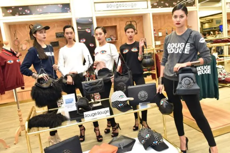 คิง เพาเวอร์ ภูเก็ต เปิดโซน “Thai Designer” เอาใจแฟชั่นนิสต้าเติมเต็มไลฟ์สไตล์ช้อปปิ้ง