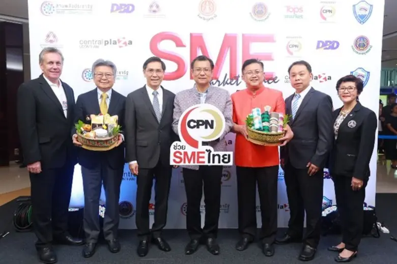 ปรีชา เอกคุณากูล และ ชยาวุธ จันทร เปิดงาน...