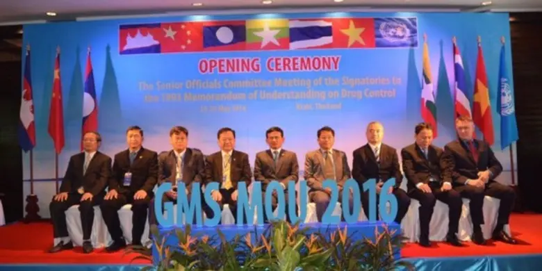 เมื่อเร็วๆนี้คณะรัฐมนตรีและเจ้าหน้าอาวุโส...