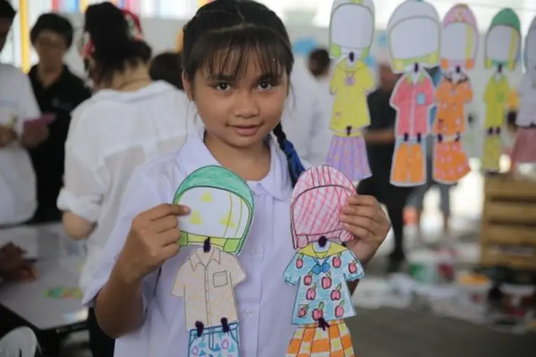 มูลนิธิป้องกันอุบัติเหตุแห่งเอเชีย และภาคีเครือข่าย เปิดตัวคู่มือ “เด็กไทย ซ้อนท้าย ใส่หมวก” ขณะที่กระทรวงศึกษาธิการรับลูก พร้อมปรับหลักสูตรการเรียนการสอน