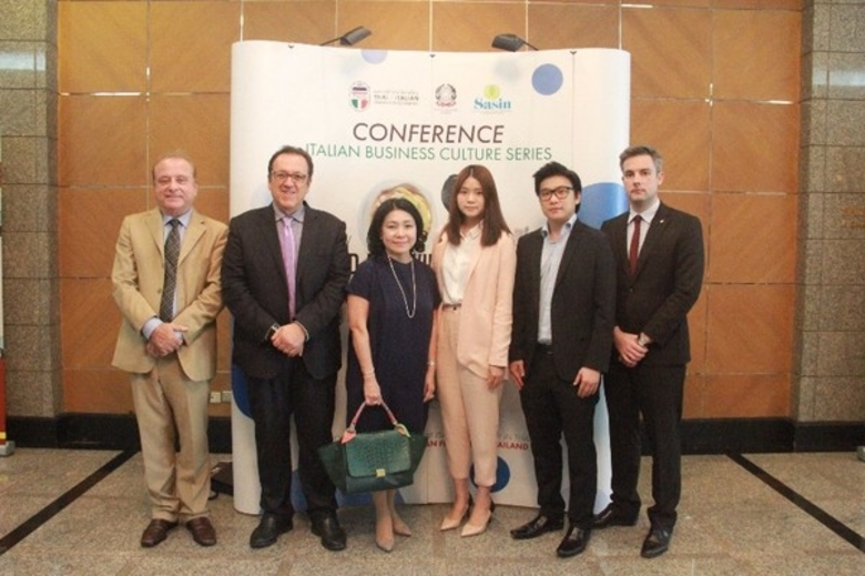 Vittavat Phonphaisan (2nd right), Vice Pr...