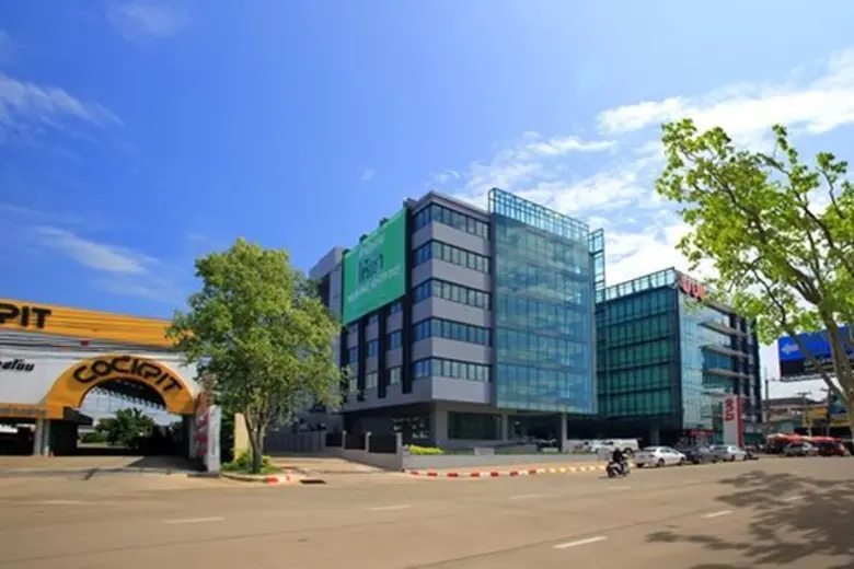 อาคาร ซี.พี.ทาวเวอร์ เป็นอีกหนึ่งในโครงกา...