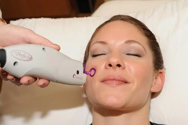 ผสานทางเลือกใหม่มอบผลการรักษาอย่างมีประสิทธิภาพ ELCO2 Program โปรแกรมรักษาสิวอุดตันพร้อมลดเลือนรอยสิว