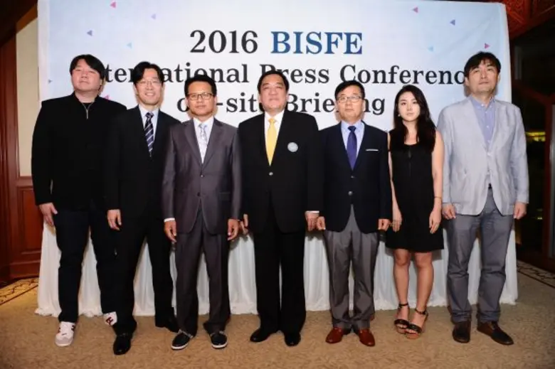 คุณชอย ดัก บู ประธานสมาคมการค้าการประมงเก...