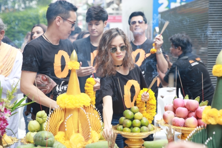 “GMM 25” เปิดบ้าน!! บวงสรวง ละครวัยรุ่นปัง “O-Negative รักออกแบบไม่ได้”