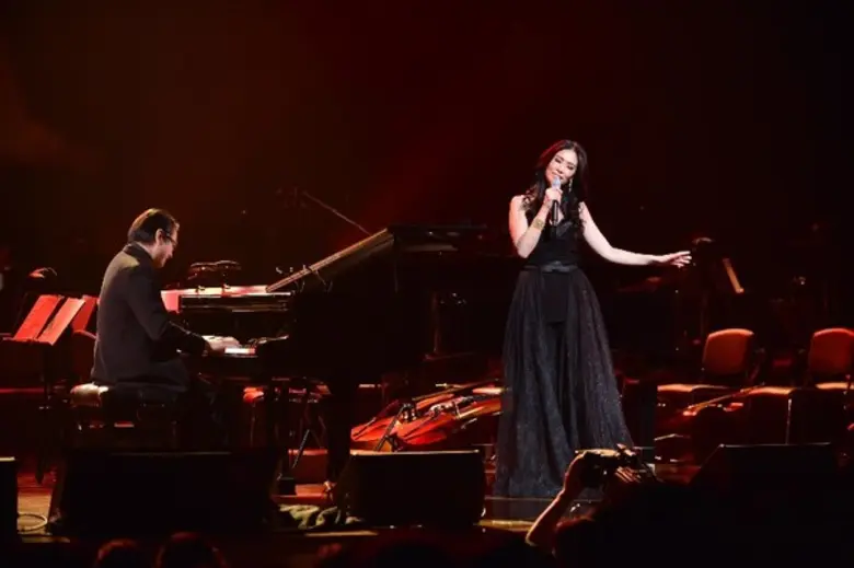 กบ เสาวนิตย์ ลีฟวิ่ง เดอะ ดรีม คอนเสิร์ต และ บางกอก ซิมโฟนี ออร์เคสตรา