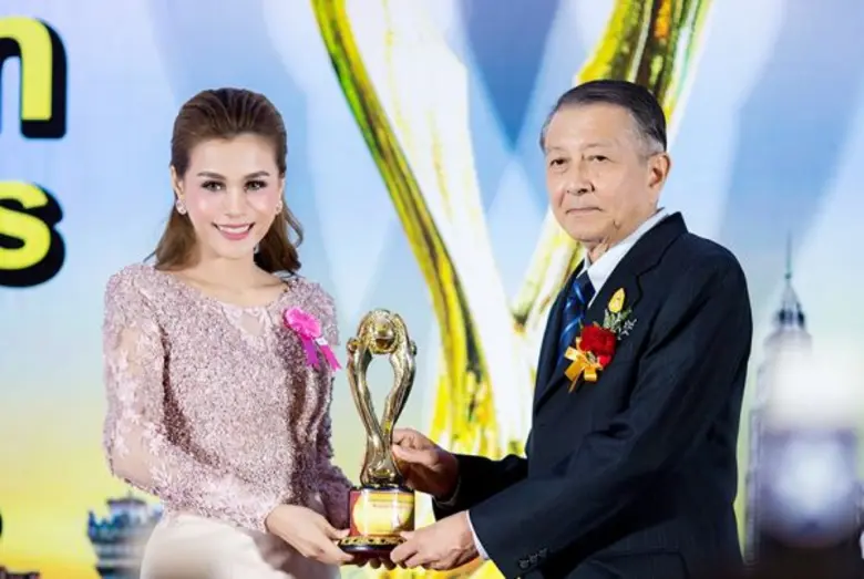 ขอแสดงความยินดีกับ ออม บลูเบอร์รี่ อาร์สย...