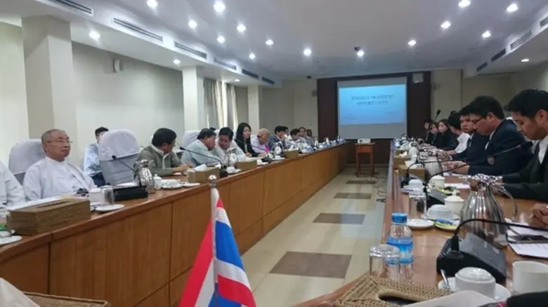 เมื่อวันที่ 27 พฤษภาคม 2559 คณะสำรวจลู่ทา...