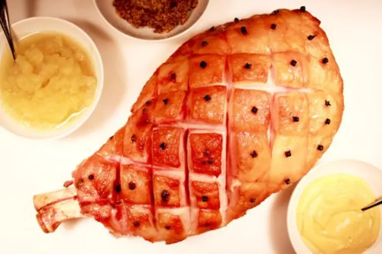 อิ่มอร่อยไปกับบุฟเฟ่ต์สุดคุ้มในวันหยุดสุดสัปดาห์ ณ ห้องอาหารคาเฟ่ไนน์,โรงแรมเซ็นทารา วอเตอร์เกท พาวิลเลียน กรุงเทพฯ