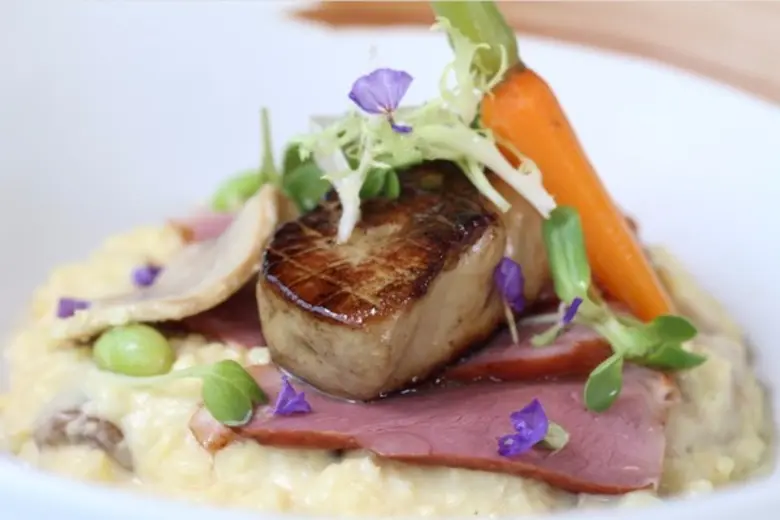 โรงแรมเดอะ แกรนด์ โฟร์วิงส์ คอนเวนชั่น ขอ...