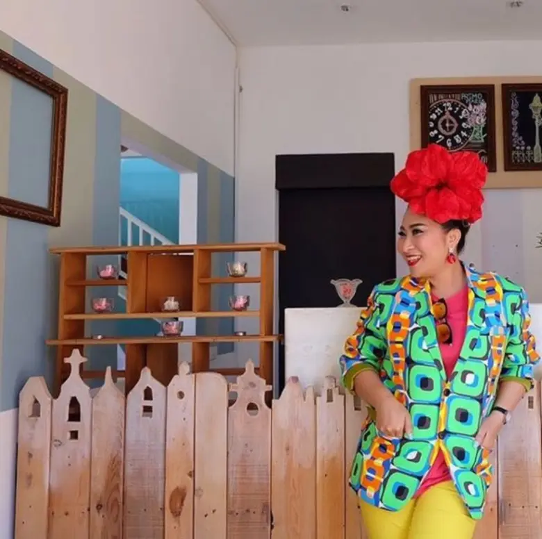 ร้อนกว่าแดดเมืองไทยก็สาว "ลาล่า อาร์สยาม"...