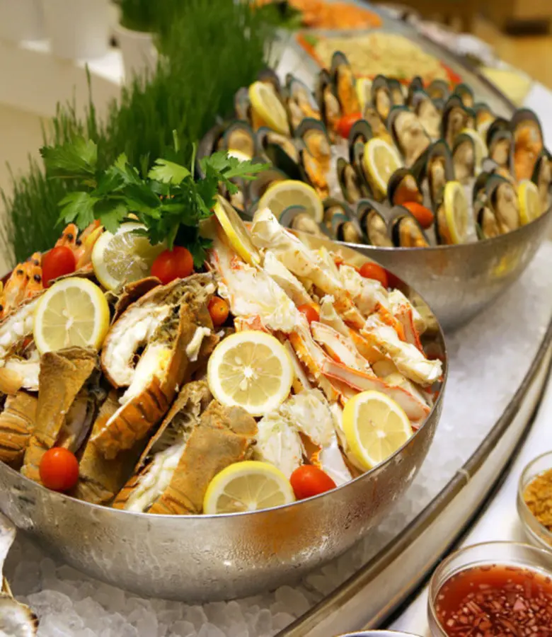 ทุกคืนวันศุกร์และเสาร์ ห้องอาหารซีซั่นนอล...