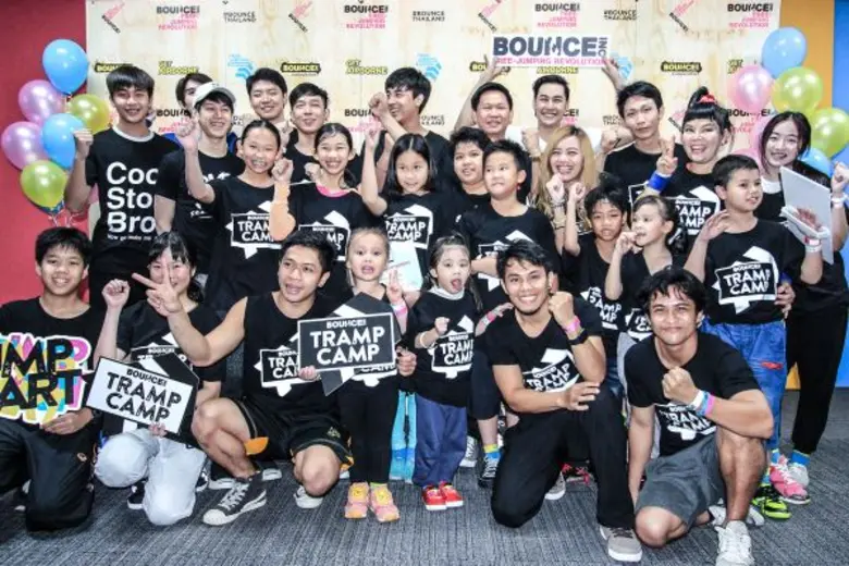 แอม พีรวัศ และ วิน วาทิต ดารานักแสดงชื่อด...