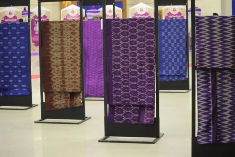 สัมผัสเอกลักษณ์ ตัวตน ของคนชาติพันธุ์ต่าง ๆ ผ่านผืนผ้า ในนิทรรศการ “ผ้าชาติพันธุ์”