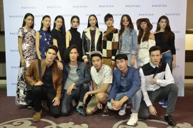 "โยเกิร์ต" ควงเพื่อนเลิฟ "สิ พิชญ์สินี" เดินแฟชั่นโชว์ สุดเอ็กคลูซีฟ ฉลองก้าวสู่ปีที่ 14 แปซิฟิกา