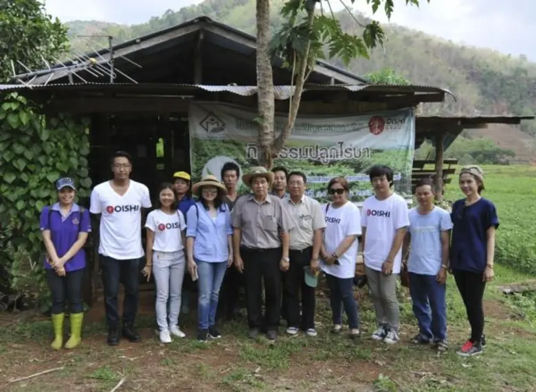 มนต์ฤดี อัครราช (ที่ 4 จากซ้าย) ผู้อำนวยก...