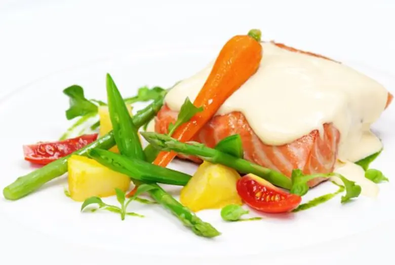 เมนูชาเขียวสุดสดชื่นพร้อมเสิร์ฟที่ 1823 รอนเนอเฟลด์ ที เลานจ์ ศูนย์การค้าเกษร