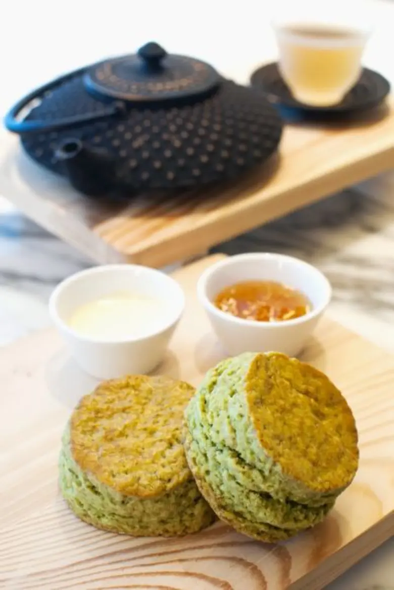 เมนูชาเขียวสุดสดชื่นพร้อมเสิร์ฟที่ 1823 รอนเนอเฟลด์ ที เลานจ์ ศูนย์การค้าเกษร