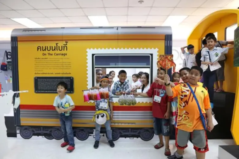 ฉลอง 100ปี หัวลำโพงผ่าน “นิทรรศการแสตมป์นิทรรศน์ 100 ปี สนุก ฉุกฉัก ฉุกฉัก หัวลำโพง”