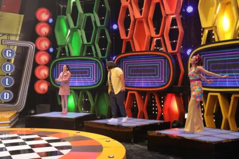 ทีวีไกด์: รายการ “เวทีทอง เวทีเธอ” เมื่อ หนูเล็ก ก่อนบ่าย,ดีเจเชาเชา และทับทิม มัลลิกา มาเจอกัน!! ความมันส์จึงบังเกิด!!!