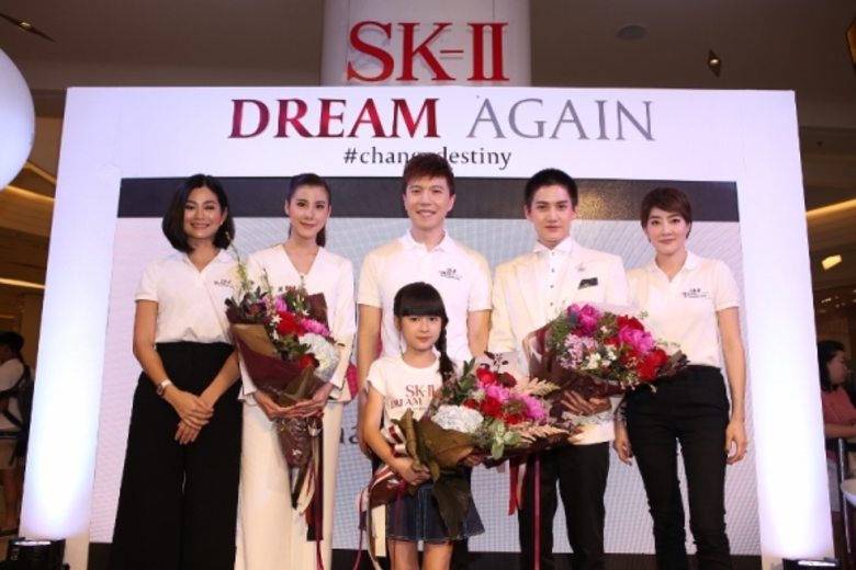 น้องอันดา ซุปตาร์ตัวน้อย ร่วมปลุกพลังชวนดารารุ่นพี่ เอสเธอร์ – กอล์ฟ รื้อฟื้นความฝันวัยเยาว์ ในงาน “SK-II Dream Again”