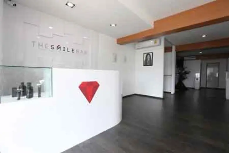 เดอะ สไมล์ บาร์ แบงค็อก (The Smile Bar Ba...